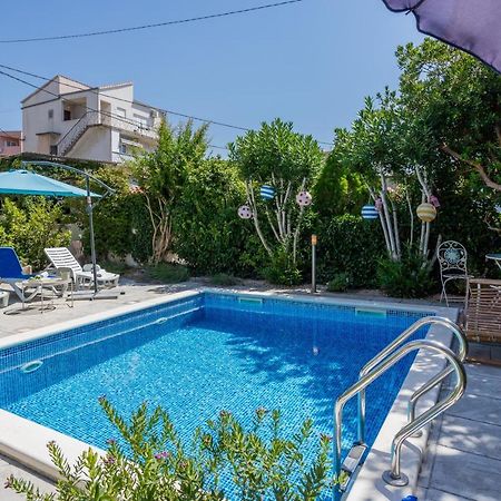 شقة Dalmatian 230M2 With Pool And Garden Near The Old Town For Families سبليت المظهر الخارجي الصورة