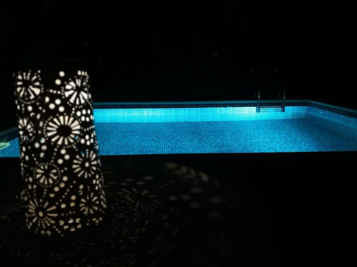 شقة Dalmatian 230M2 With Pool And Garden Near The Old Town For Families سبليت المظهر الخارجي الصورة